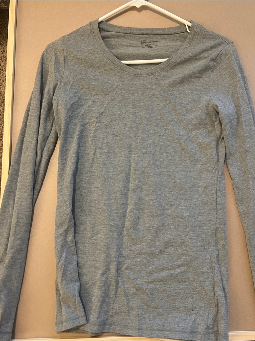 No Boundaries Women's Gray Long-Sleeve Crewneck Top